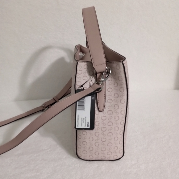GUESS HAND BAG| GUESS BODIE| GUESS LIGHT ROSE COLOR. - Picture 4 of 7